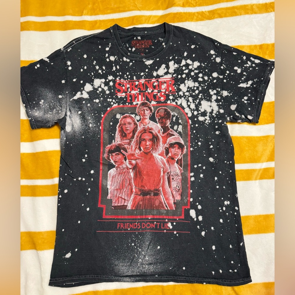 Stranger Things upside down shirt Size Medium unisex
